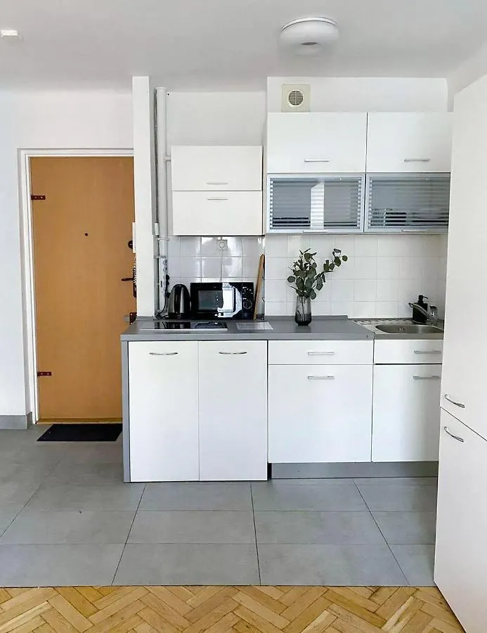 Halby Apartment Chlodna 15 Warsaw Poland
